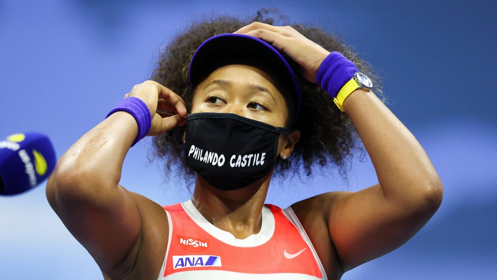 Naomi Osaka with a mask on