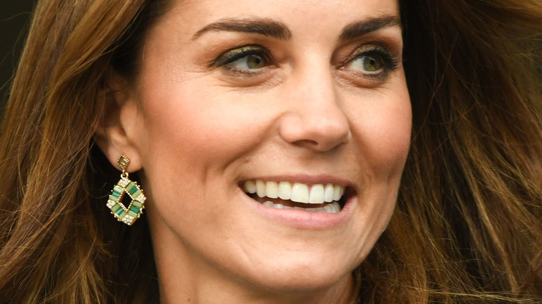 Kate Middleton green earrings