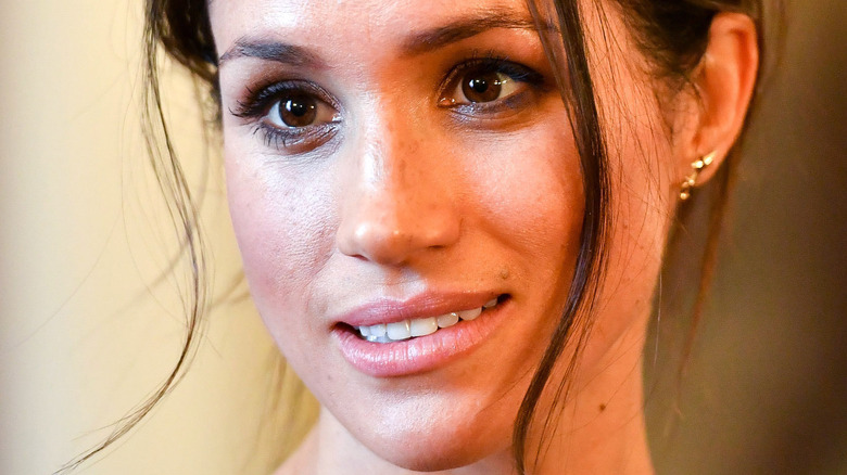 Meghan Markle messy hair