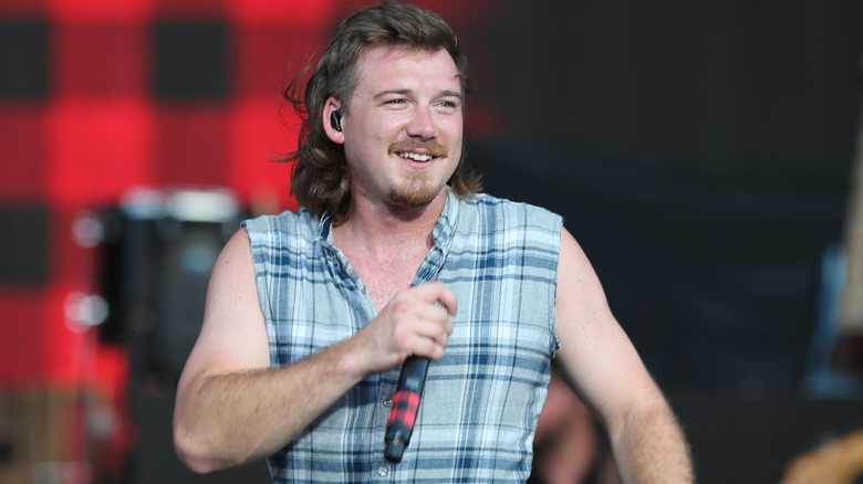 Morgan Wallen performing