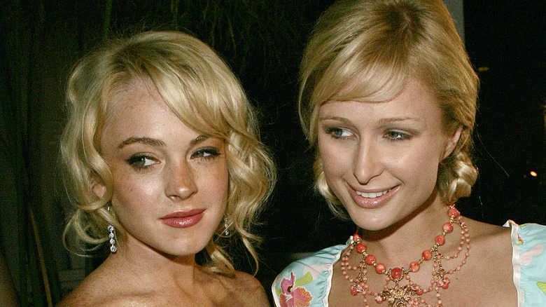 Lindsay Lohan poses with Paris Hilton