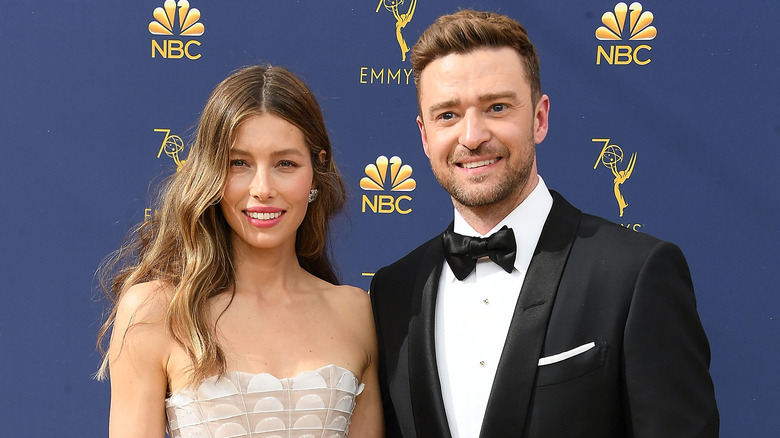 Jessica Biel and Justin Timberlake smiling